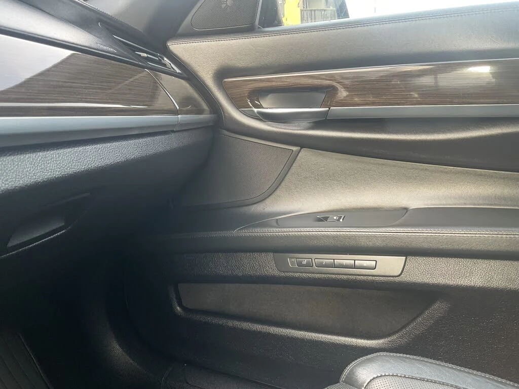 BMW 750 i X-DRIVE* KEYLESS* 360CAM* АвтоКредит(ЦЕНА ДО БГ) - изображение 10