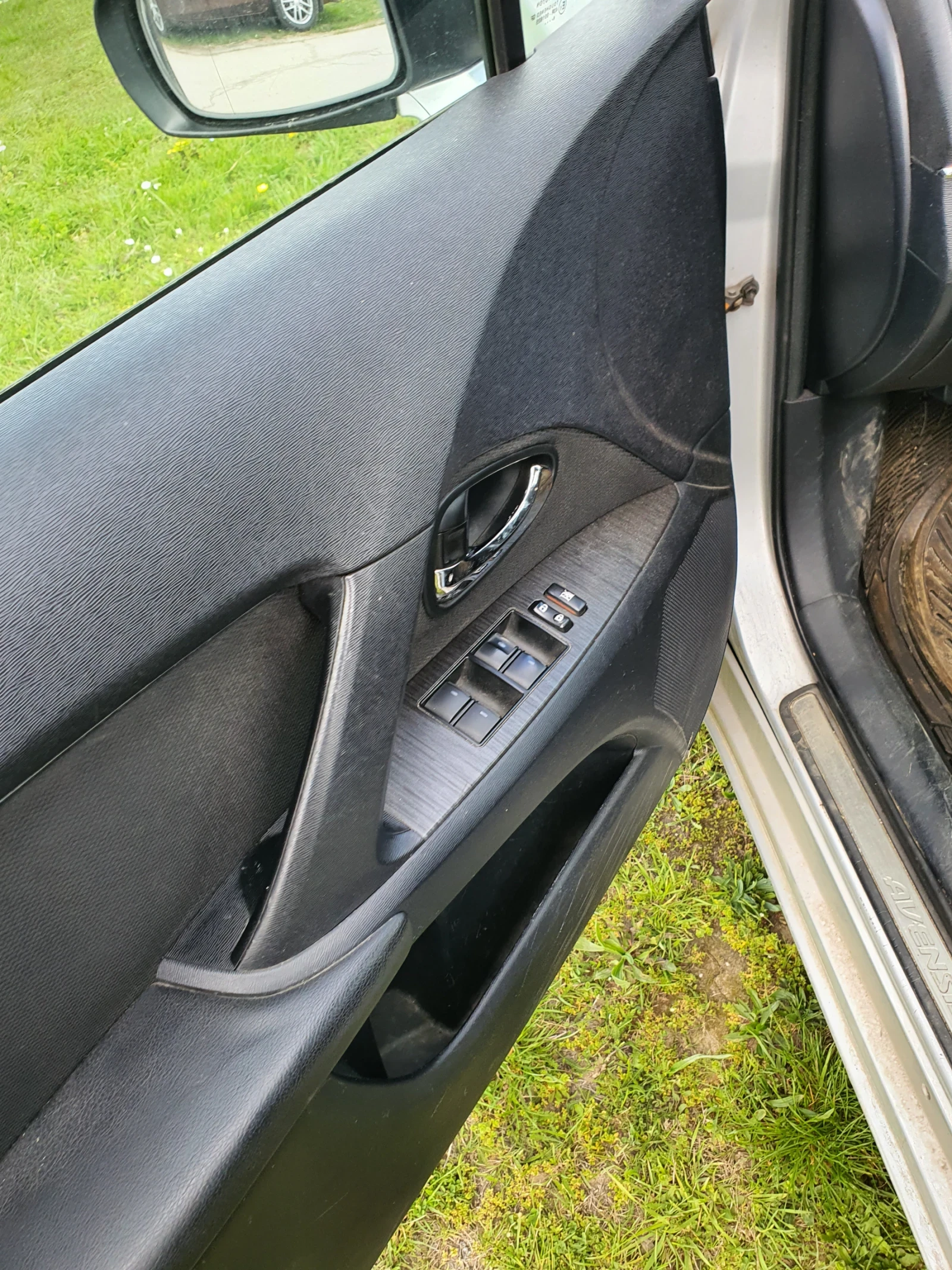 Toyota Avensis Комби, снимка 9 - Автомобили и джипове - 54237023