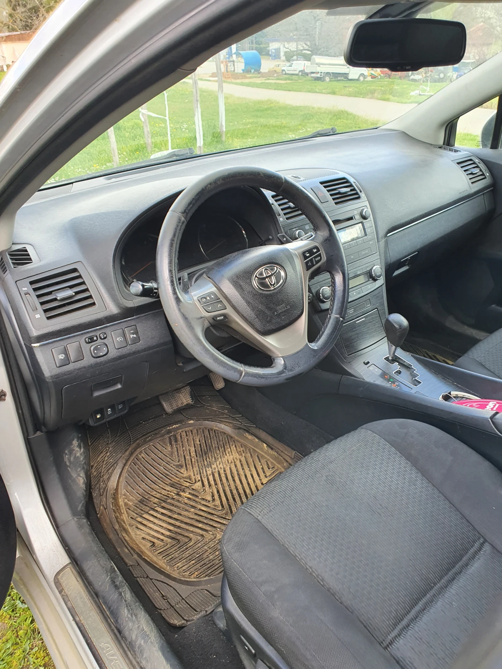 Toyota Avensis Комби, снимка 8 - Автомобили и джипове - 54237023