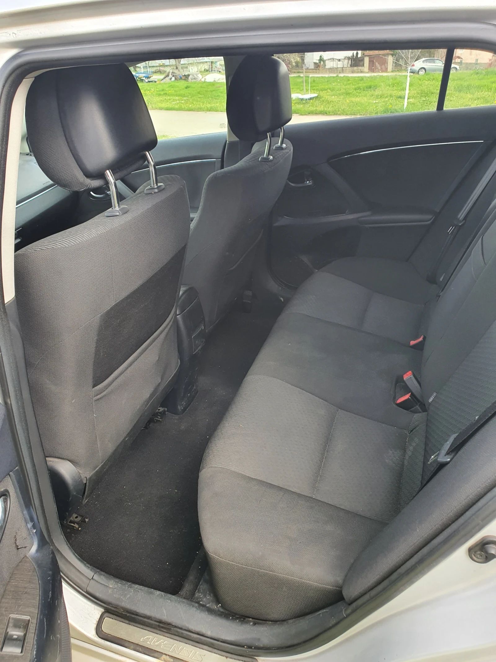 Toyota Avensis Комби, снимка 6 - Автомобили и джипове - 54237023