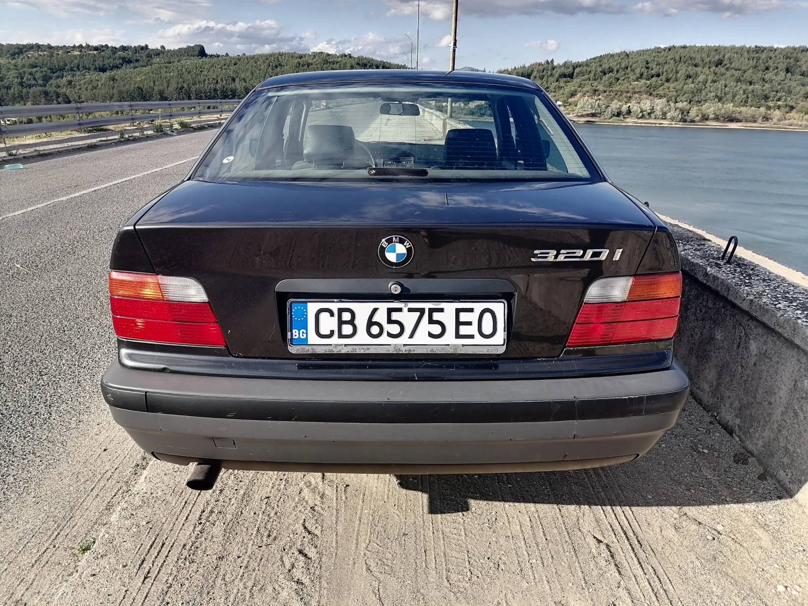 BMW 320, снимка 12 - Автомобили и джипове - 54634882