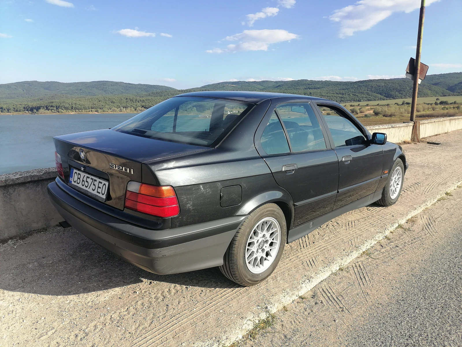 BMW 320, снимка 4 - Автомобили и джипове - 54634882