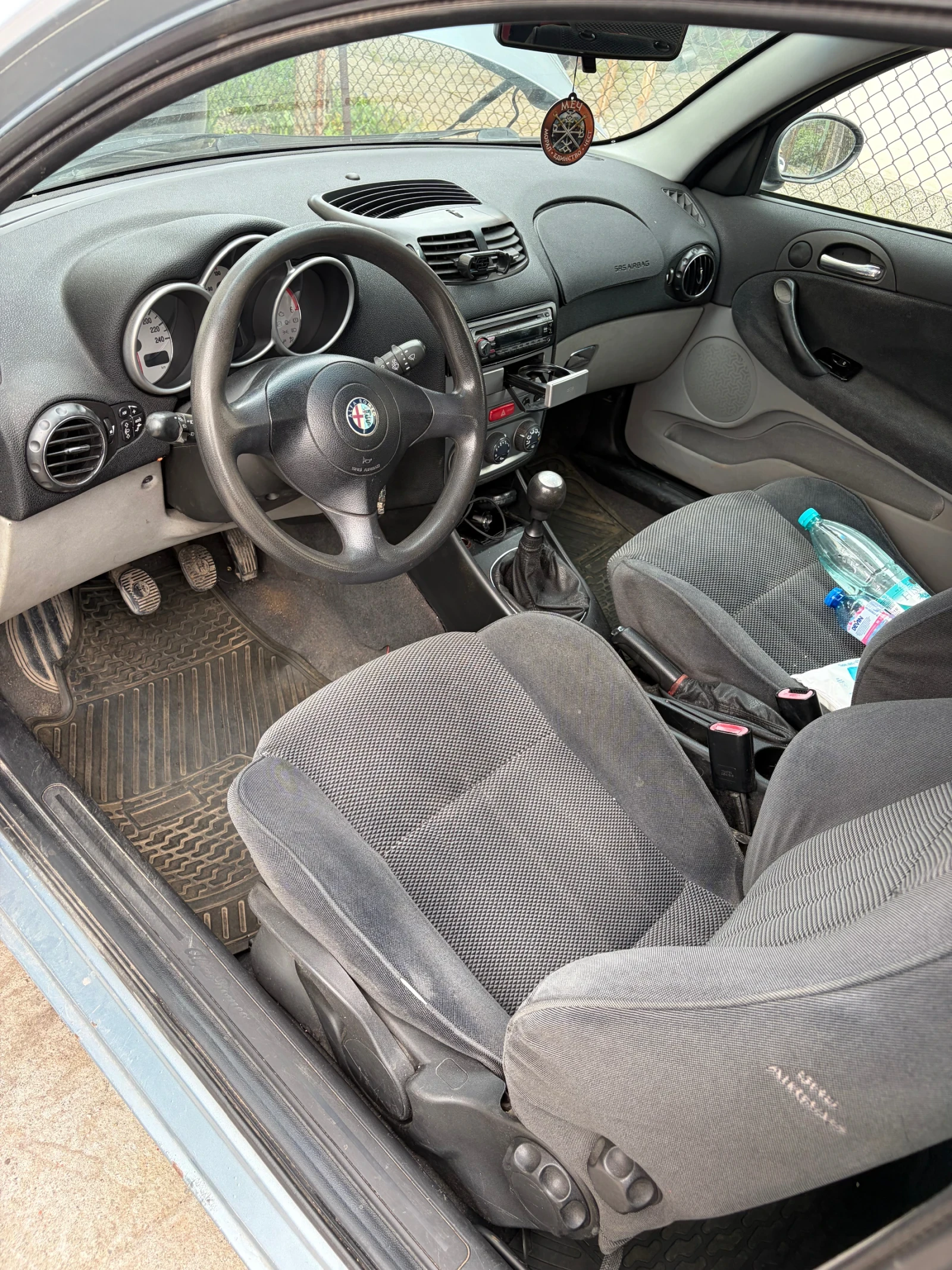 Alfa Romeo 147 1.9 JTD стегната, всичко платено, снимка 9 - Автомобили и джипове - 54781740