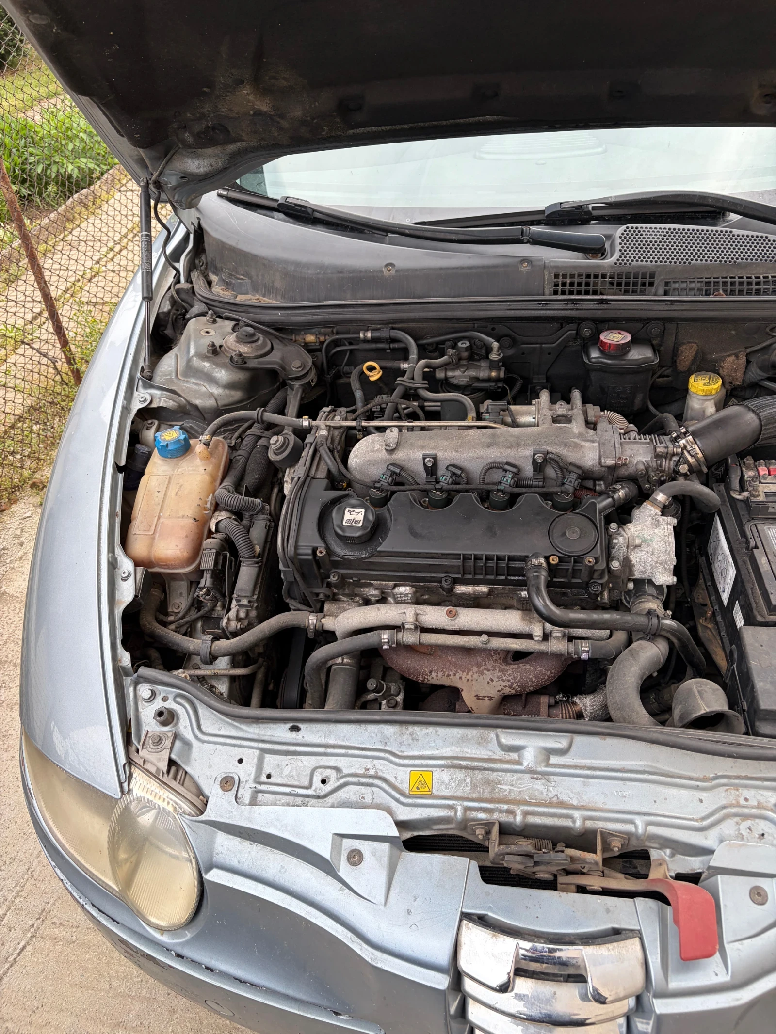 Alfa Romeo 147 1.9 JTD стегната, всичко платено, снимка 8 - Автомобили и джипове - 54781740