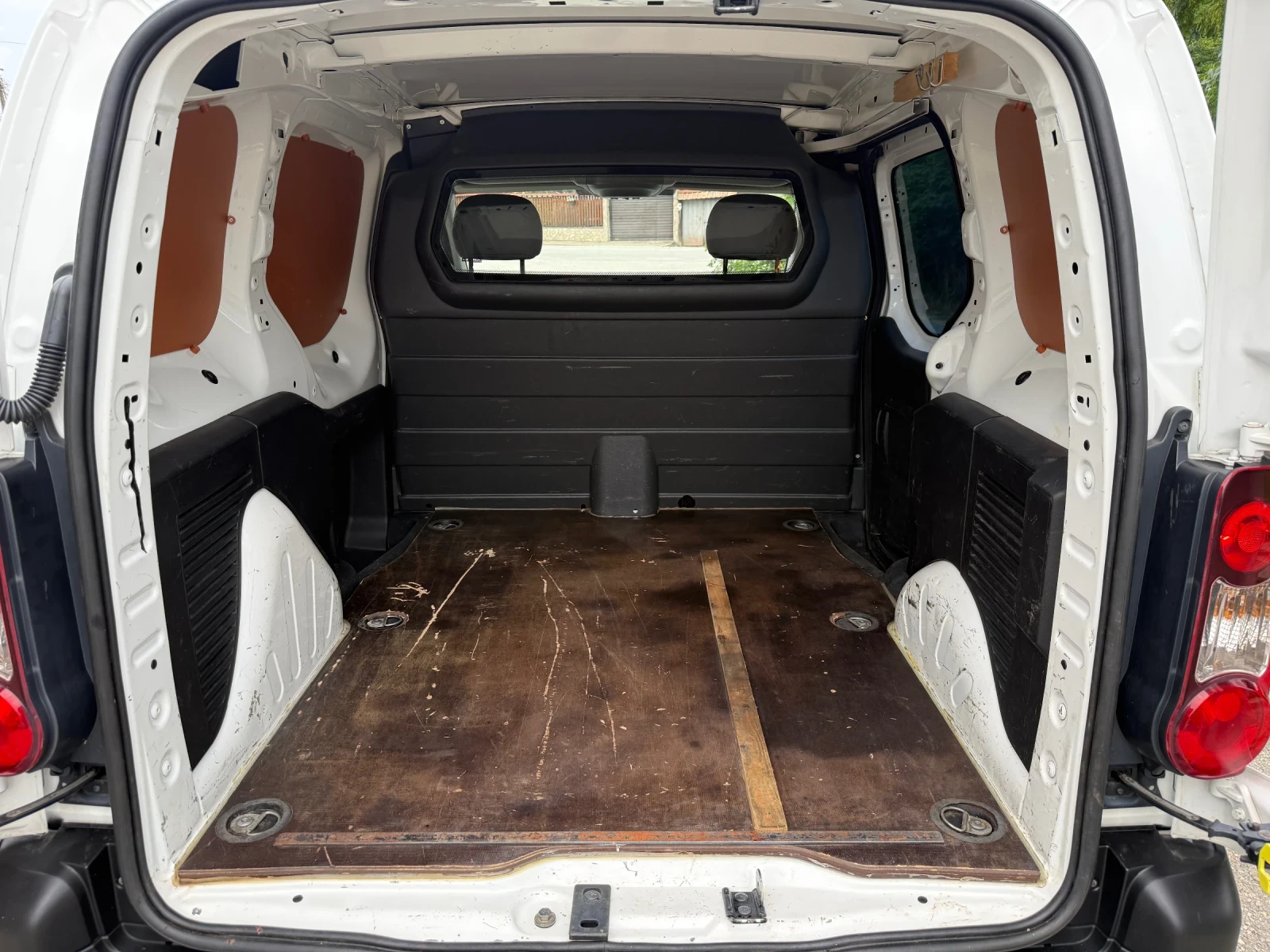 Citroen Berlingo 1.6HDI* КЛИМАТИК* ЕВРО 5* 2012, снимка 11 - Автомобили и джипове - 54800730
