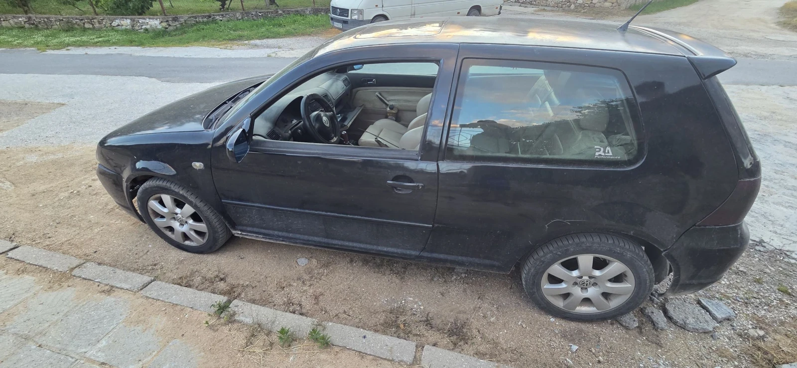 VW Golf 1.9, снимка 4 - Автомобили и джипове - 54945295