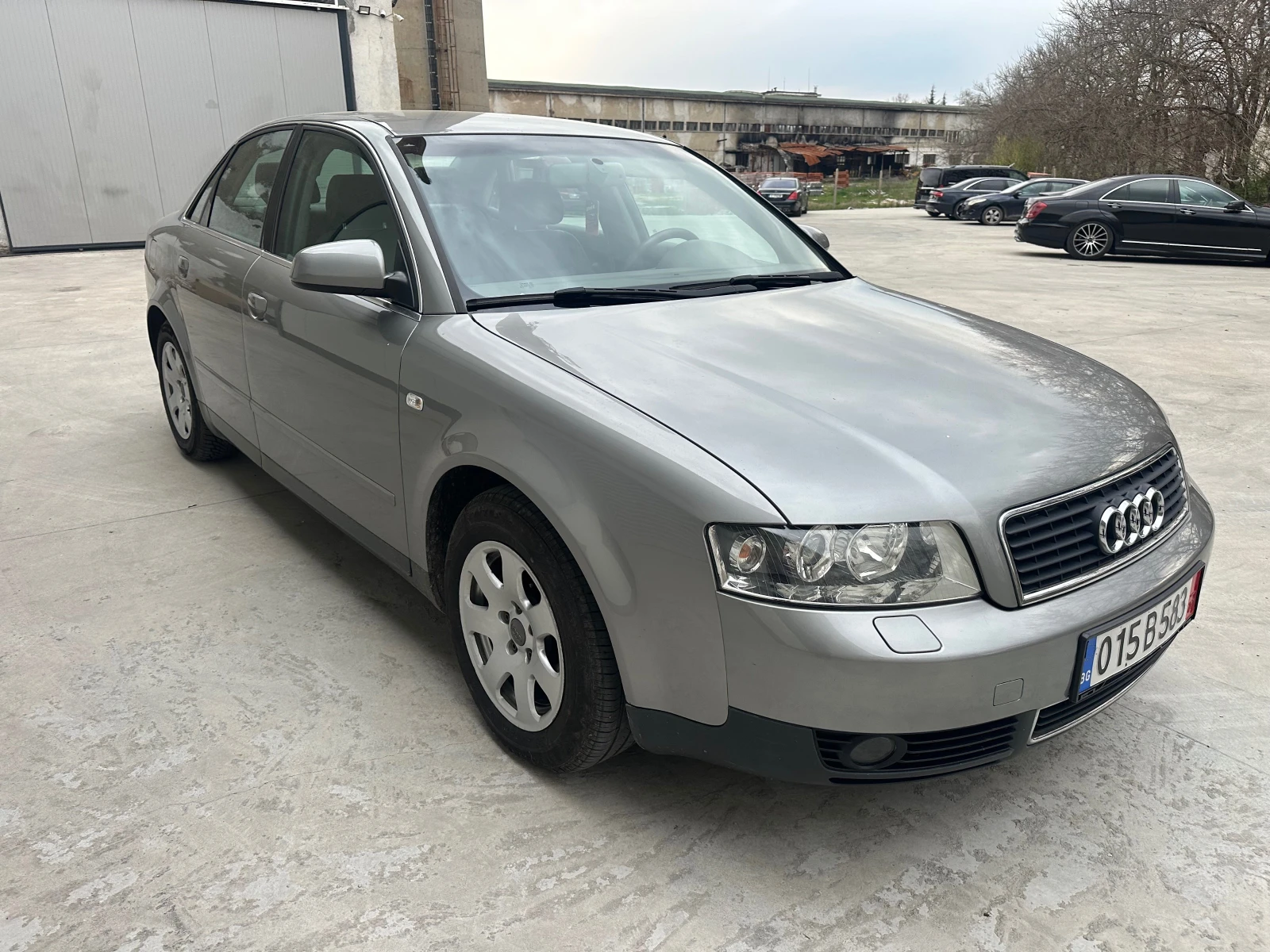 Audi A4 1.9 TDI S line Всички екстри, снимка 5 - Автомобили и джипове - 55126019