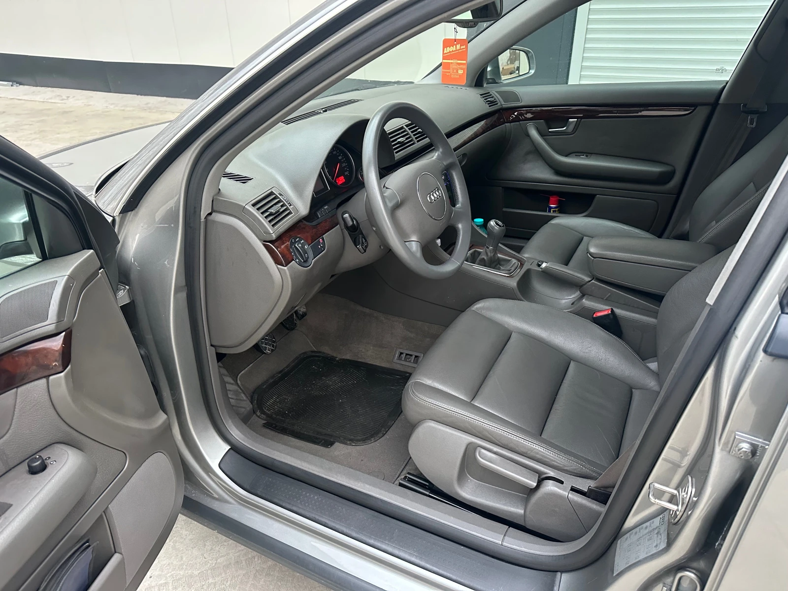 Audi A4 1.9 TDI S line Всички екстри, снимка 8 - Автомобили и джипове - 55126019