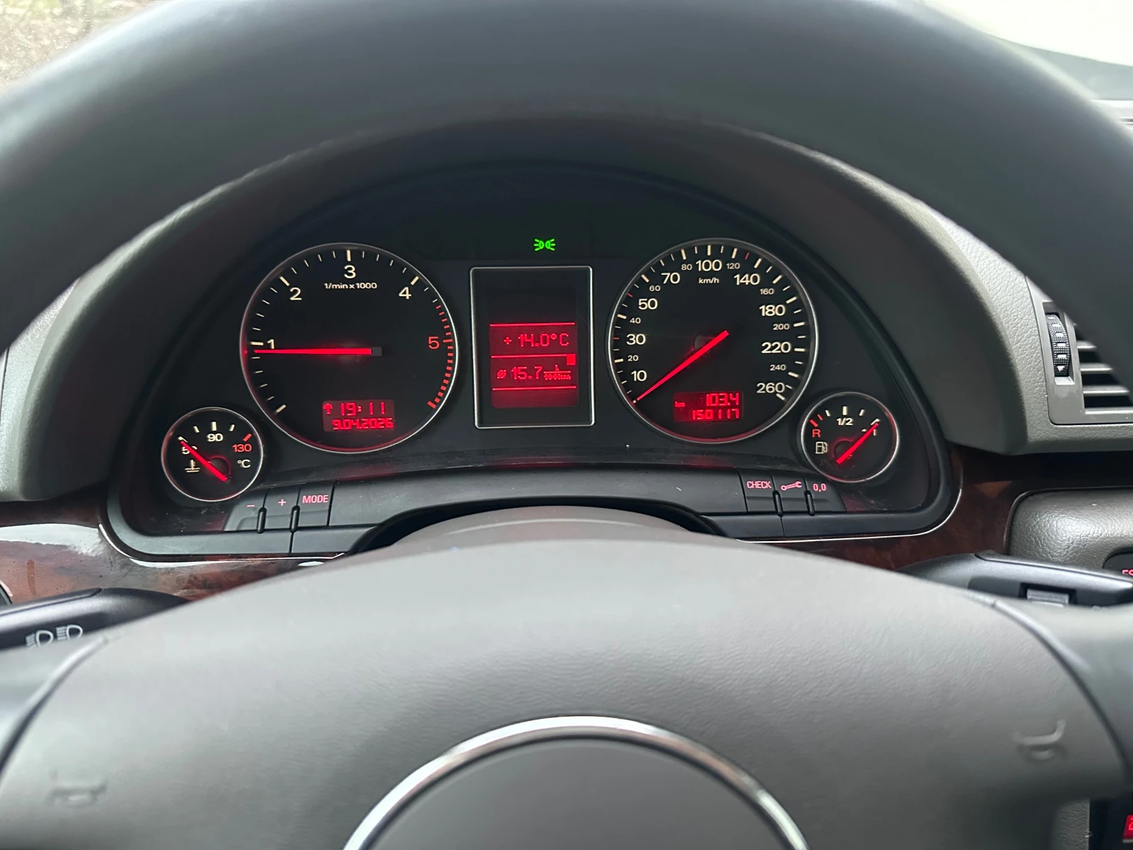 Audi A4 1.9 TDI S line Всички екстри, снимка 10 - Автомобили и джипове - 55126019