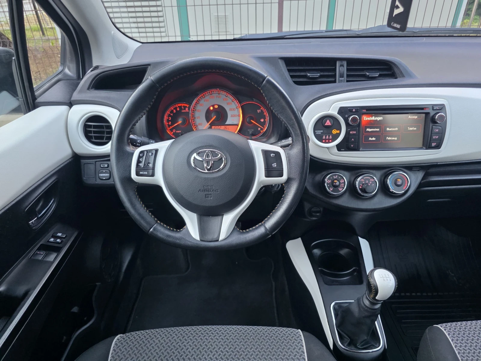 Toyota Yaris 1.33 VVT-i НАВИ КАМЕРА КЛИМАТИК ЕВРО 5B, снимка 15 - Автомобили и джипове - 55167348