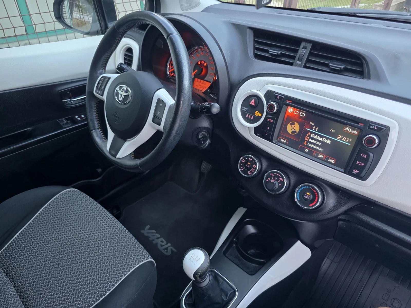 Toyota Yaris 1.33 VVT-i НАВИ КАМЕРА КЛИМАТИК ЕВРО 5B, снимка 12 - Автомобили и джипове - 55167348