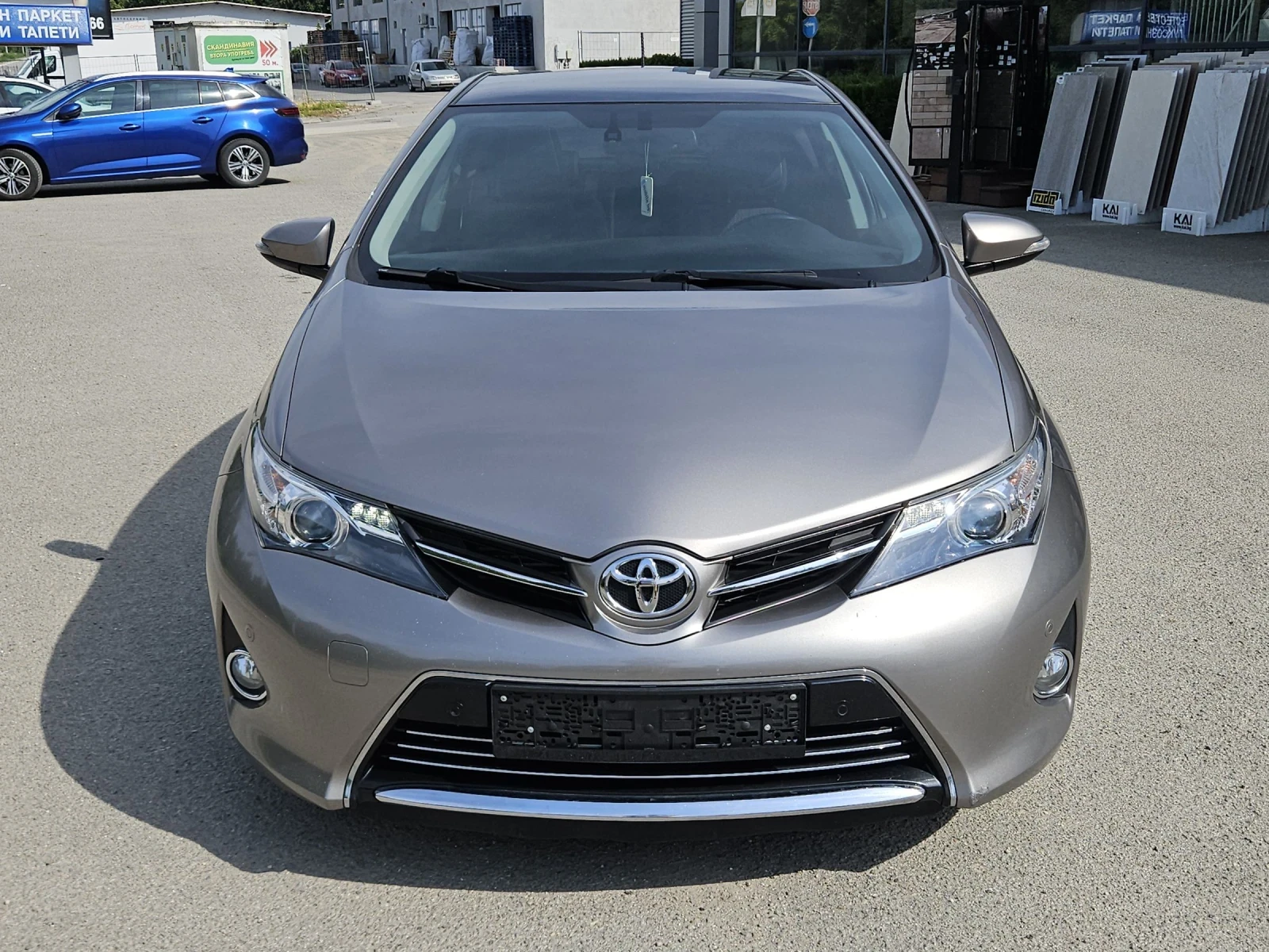 Toyota Auris 2.0 d4d --FULL, снимка 2 - Автомобили и джипове - 55315076