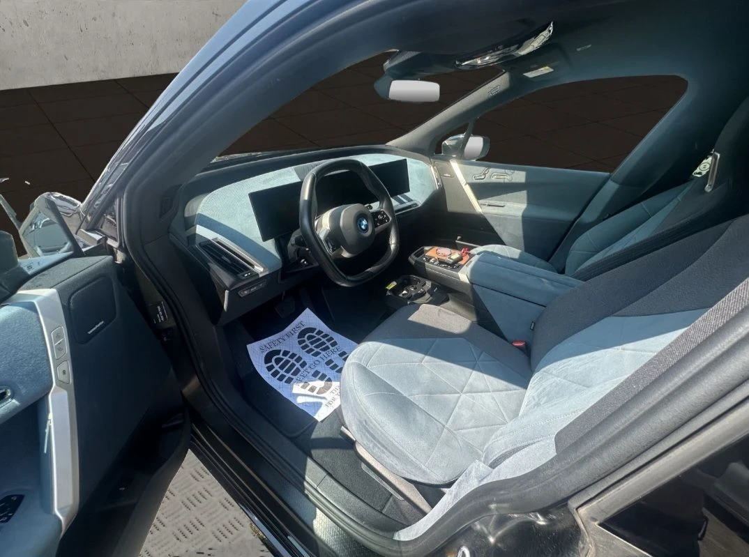 BMW iX 40Xdrive/Msport/H&K/360/, снимка 9 - Автомобили и джипове - 55548329