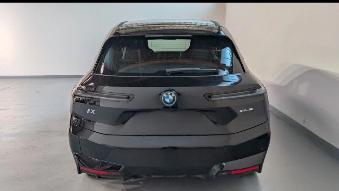 BMW iX 40Xdrive/Msport/H&K/360/, снимка 5 - Автомобили и джипове - 55548329