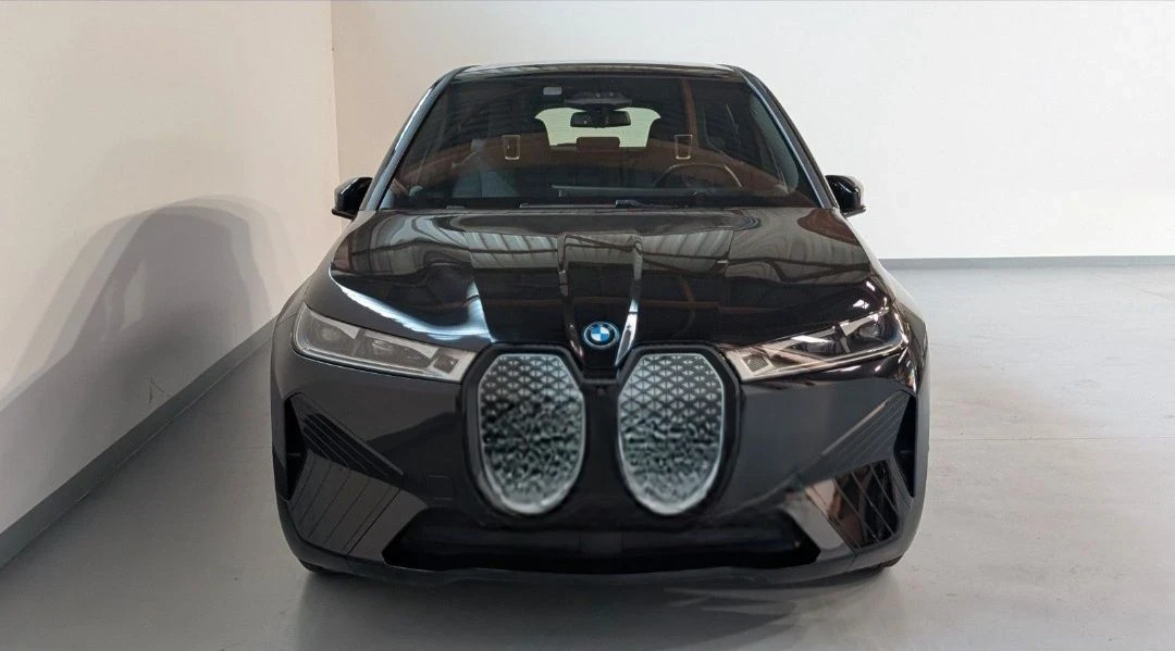 BMW iX 40Xdrive/Msport/H&K/360/, снимка 2 - Автомобили и джипове - 55548329