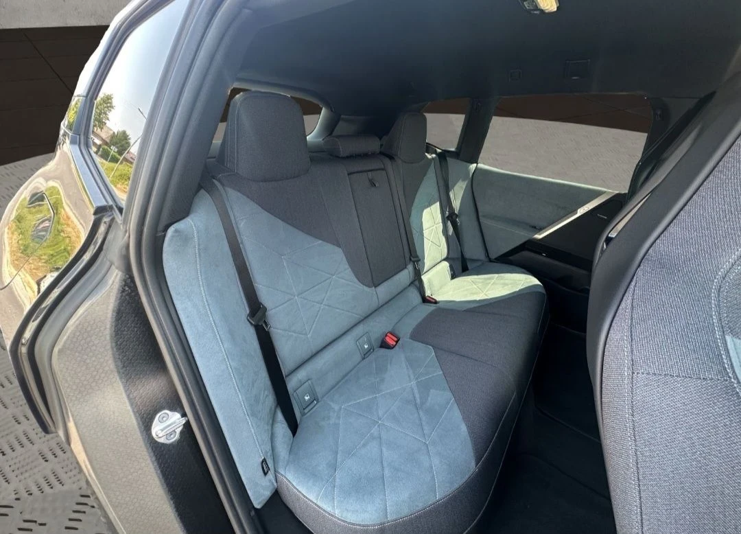 BMW iX 40Xdrive/Msport/H&K/360/, снимка 15 - Автомобили и джипове - 55548329