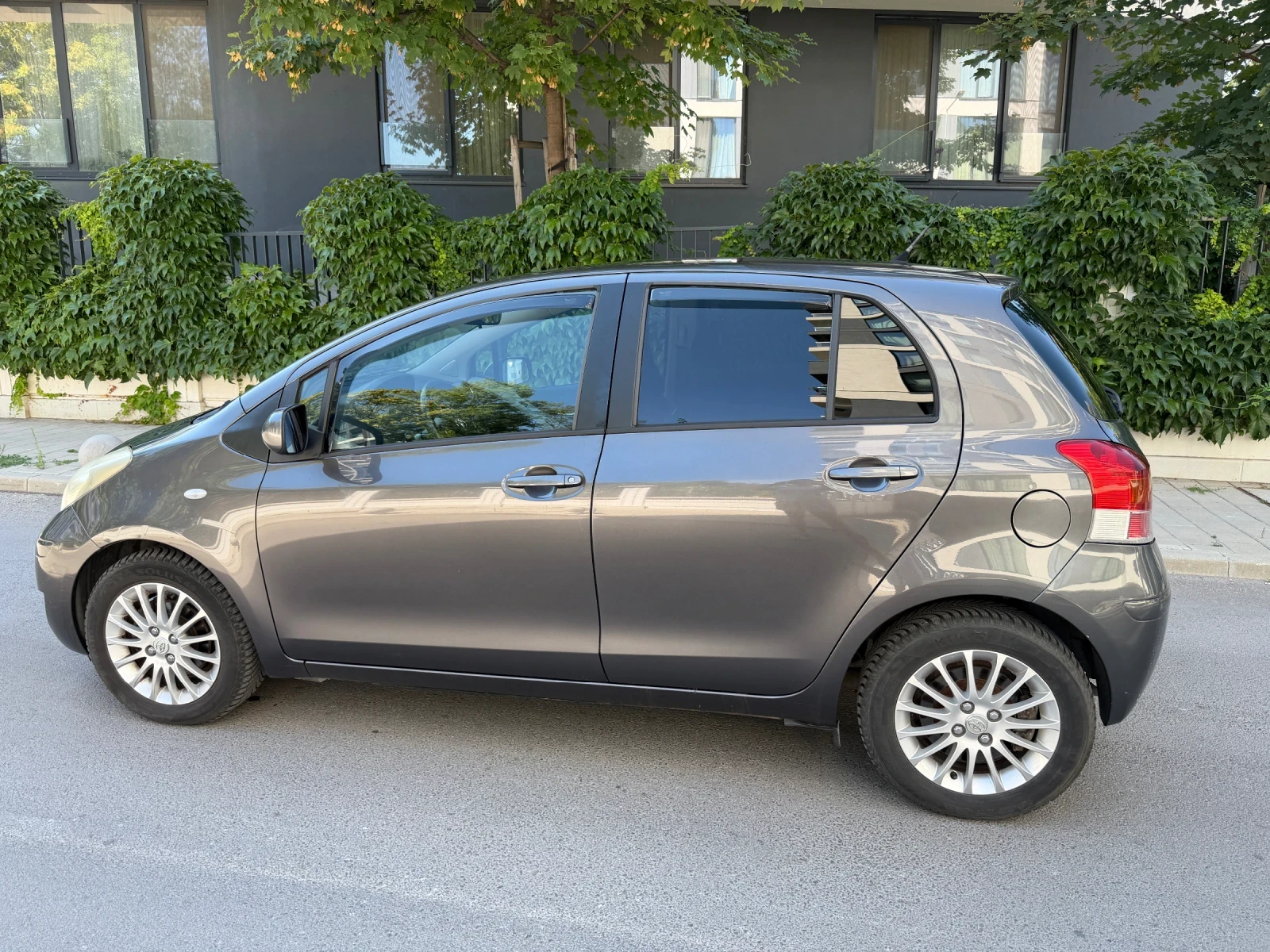 Toyota Yaris 1.33 Facelift , снимка 2 - Автомобили и джипове - 55740407