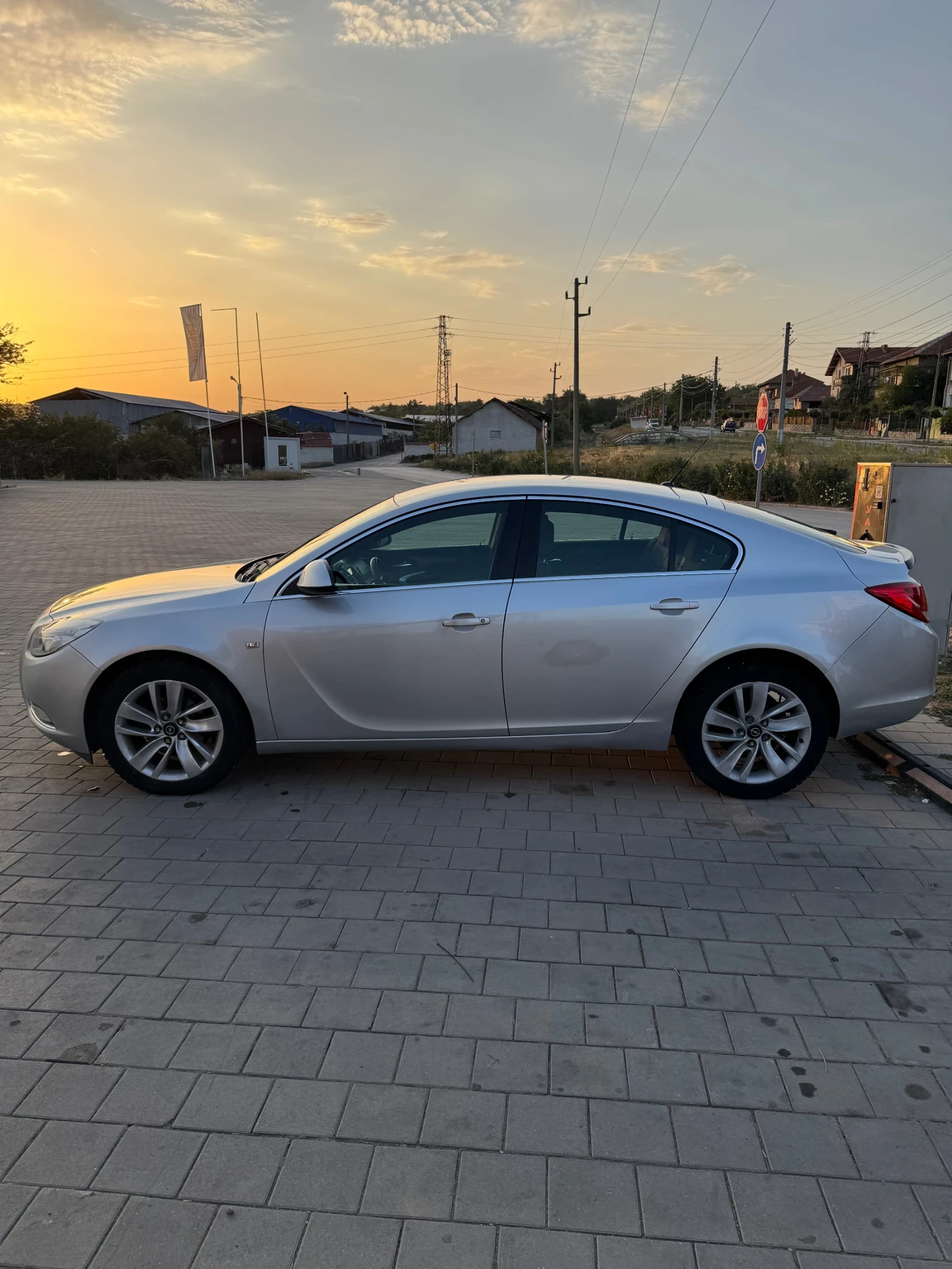 Opel Insignia, снимка 3 - Автомобили и джипове - 55891240