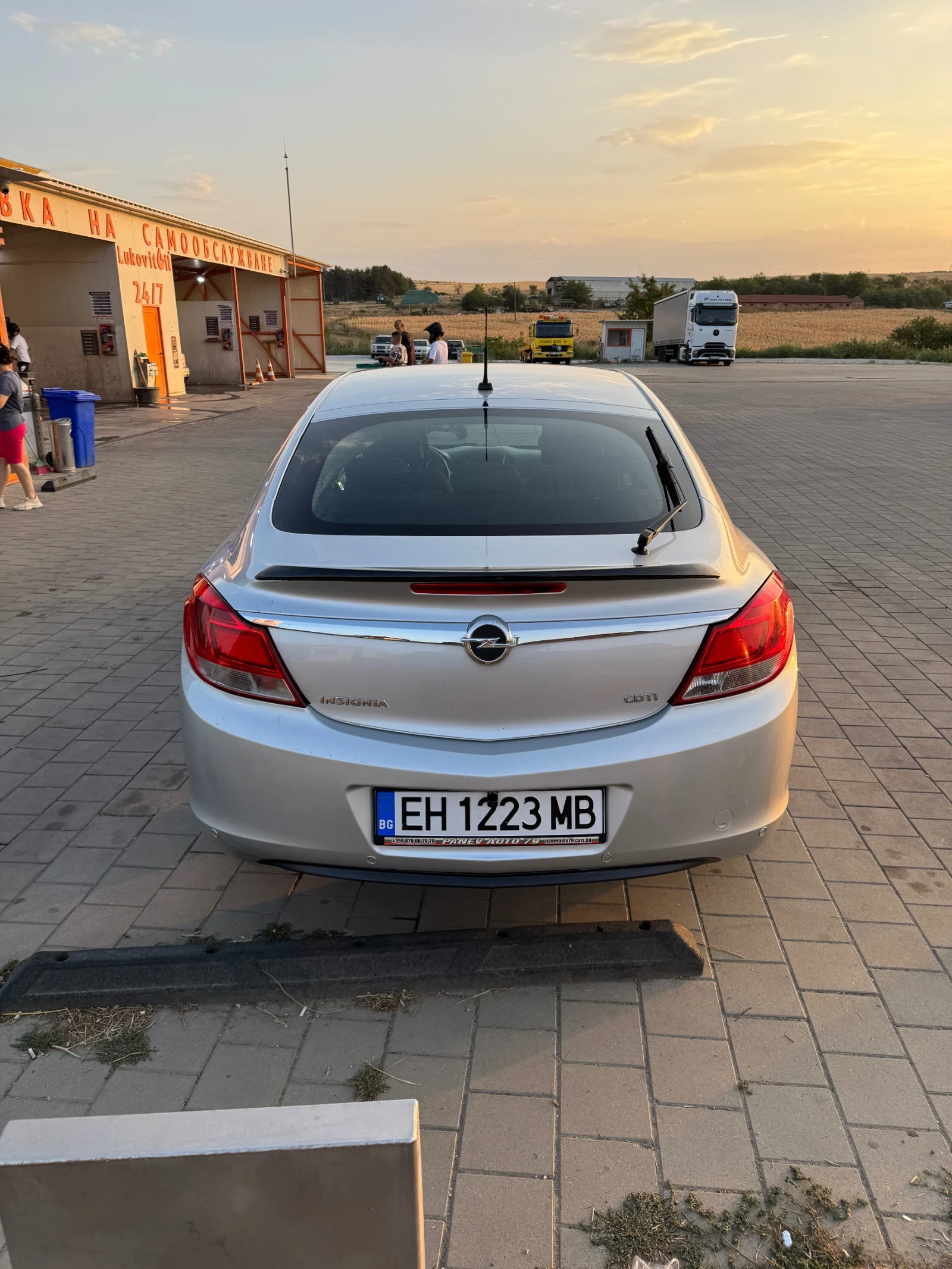 Opel Insignia, снимка 5 - Автомобили и джипове - 55891240