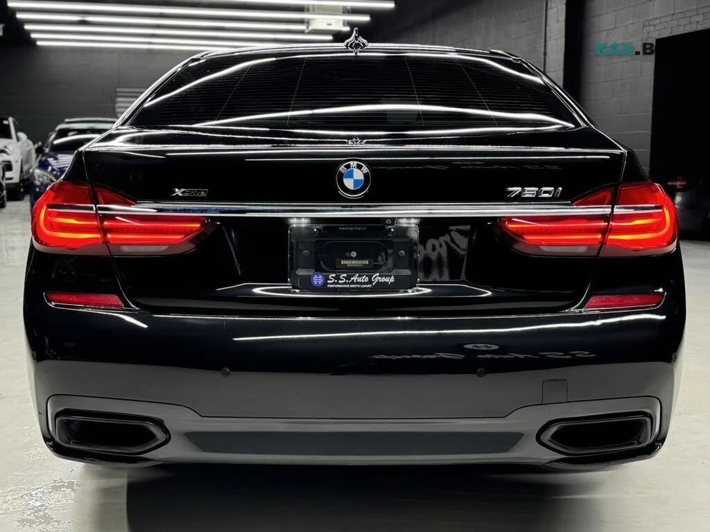 BMW 750 xDrive * 360-CAM * АвтоКредит * (ЦЕНА ДО БГ), снимка 4 - Автомобили и джипове - 55930807