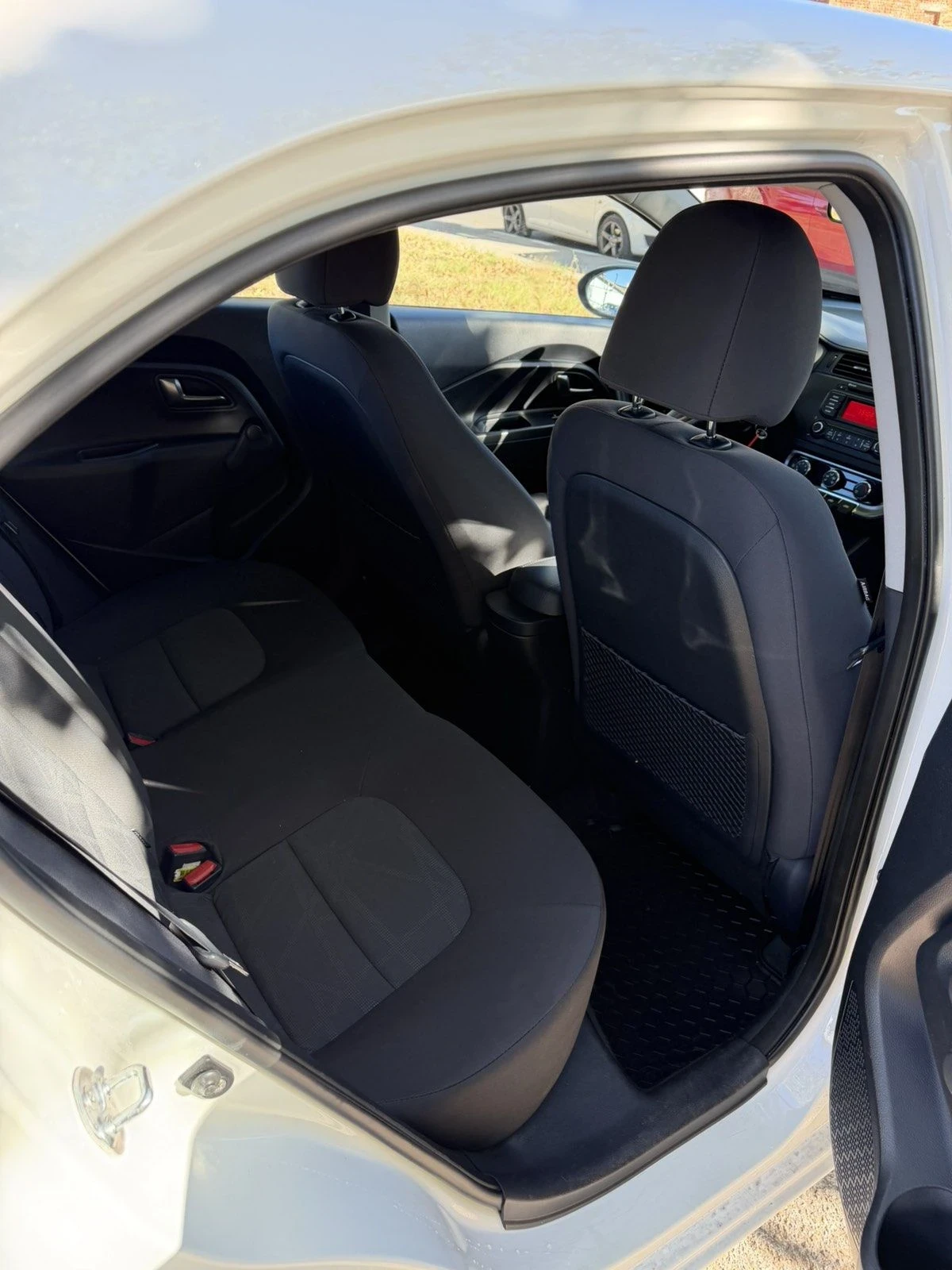 Kia Rio, снимка 14 - Автомобили и джипове - 56360515