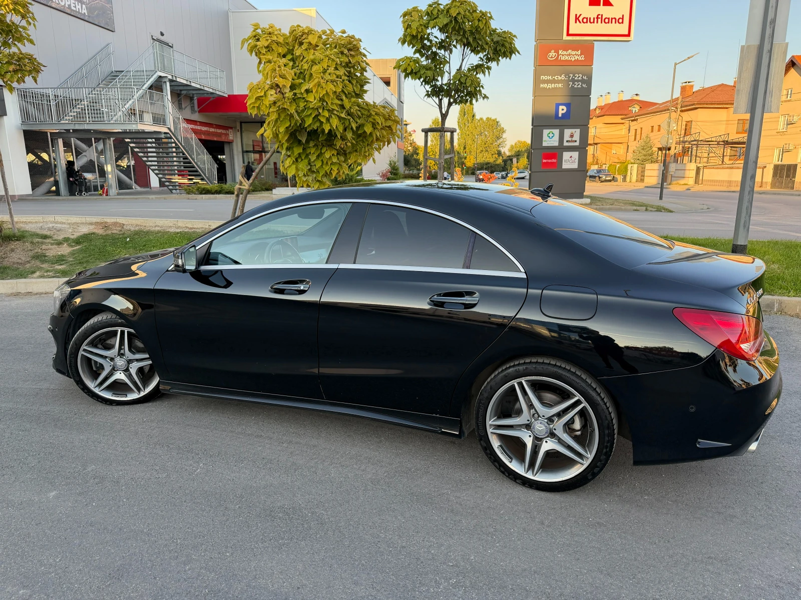 Mercedes-Benz CLA 250, снимка 6 - Автомобили и джипове - 56377157