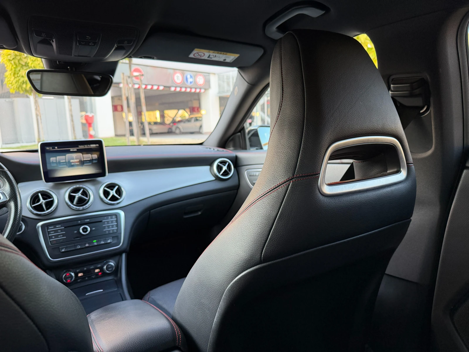 Mercedes-Benz CLA 250, снимка 12 - Автомобили и джипове - 56377157