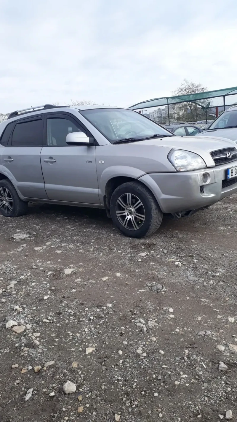 Hyundai Tucson 2.0 i Gaz 4x4, снимка 2 - Автомобили и джипове - 48248795