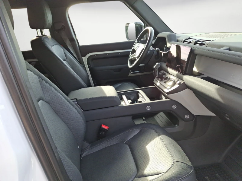 Land Rover Defender 110 D200 X-Dynamic SE, снимка 2 - Автомобили и джипове - 52538195