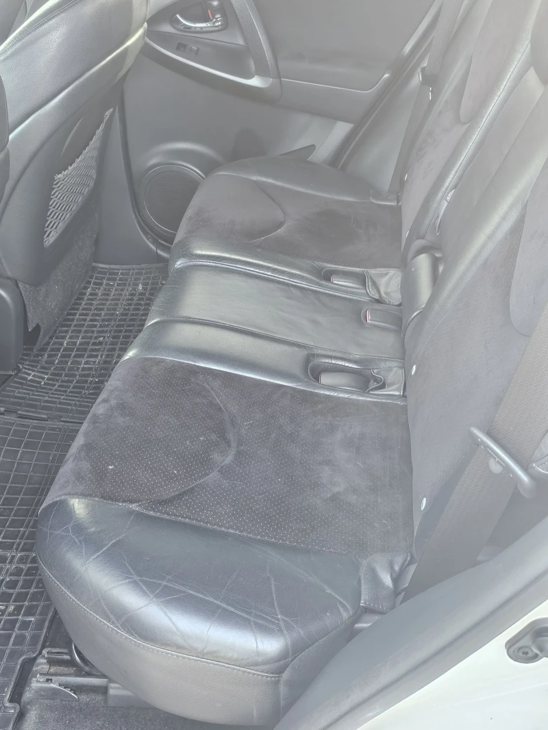Toyota Rav4 4x4, снимка 16 - Автомобили и джипове - 52561351
