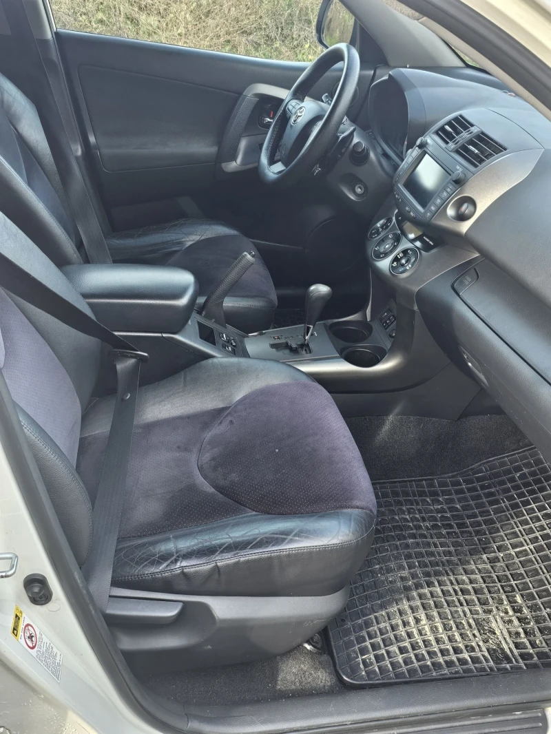 Toyota Rav4 4x4, снимка 14 - Автомобили и джипове - 52561351