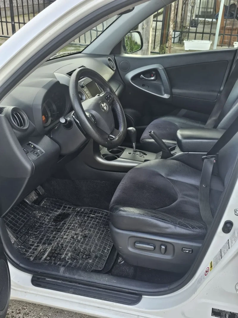 Toyota Rav4 4x4, снимка 6 - Автомобили и джипове - 52561351