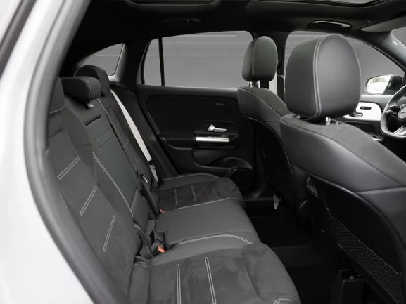Mercedes-Benz GLA 220 d 4Matic = AMG Line = Advanced Plus Гаранция, снимка 10 - Автомобили и джипове - 55324970