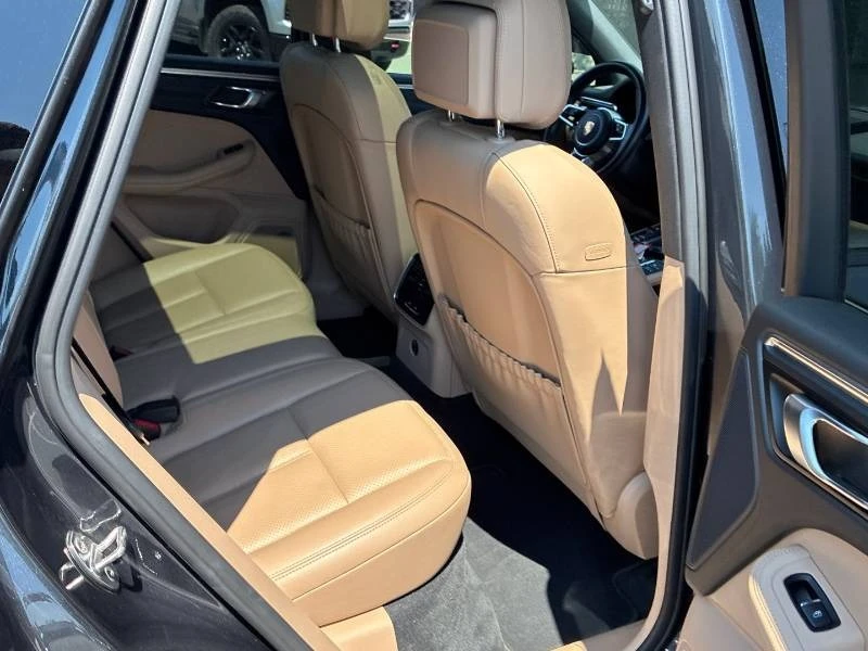 Porsche Macan * AWD * ПРЕДСТАВИТЕЛСТВО * CARFAX, снимка 13 - Автомобили и джипове - 55643349