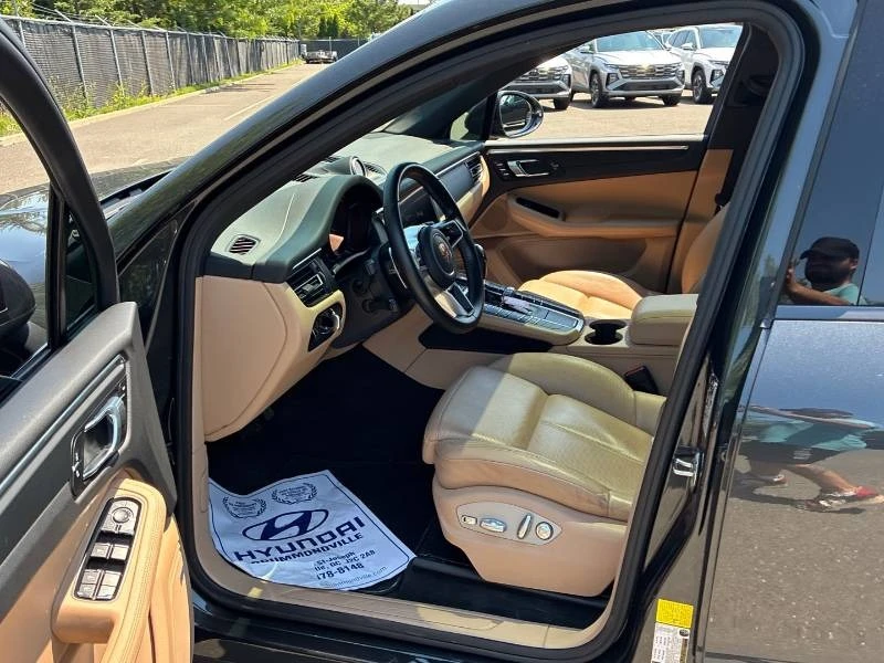 Porsche Macan * AWD * ПРЕДСТАВИТЕЛСТВО * CARFAX, снимка 6 - Автомобили и джипове - 55643349