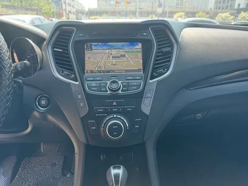 Hyundai Santa fe 2.0 CRDi 4WD - САМО 30% АВАНС, снимка 12 - Автомобили и джипове - 56159117