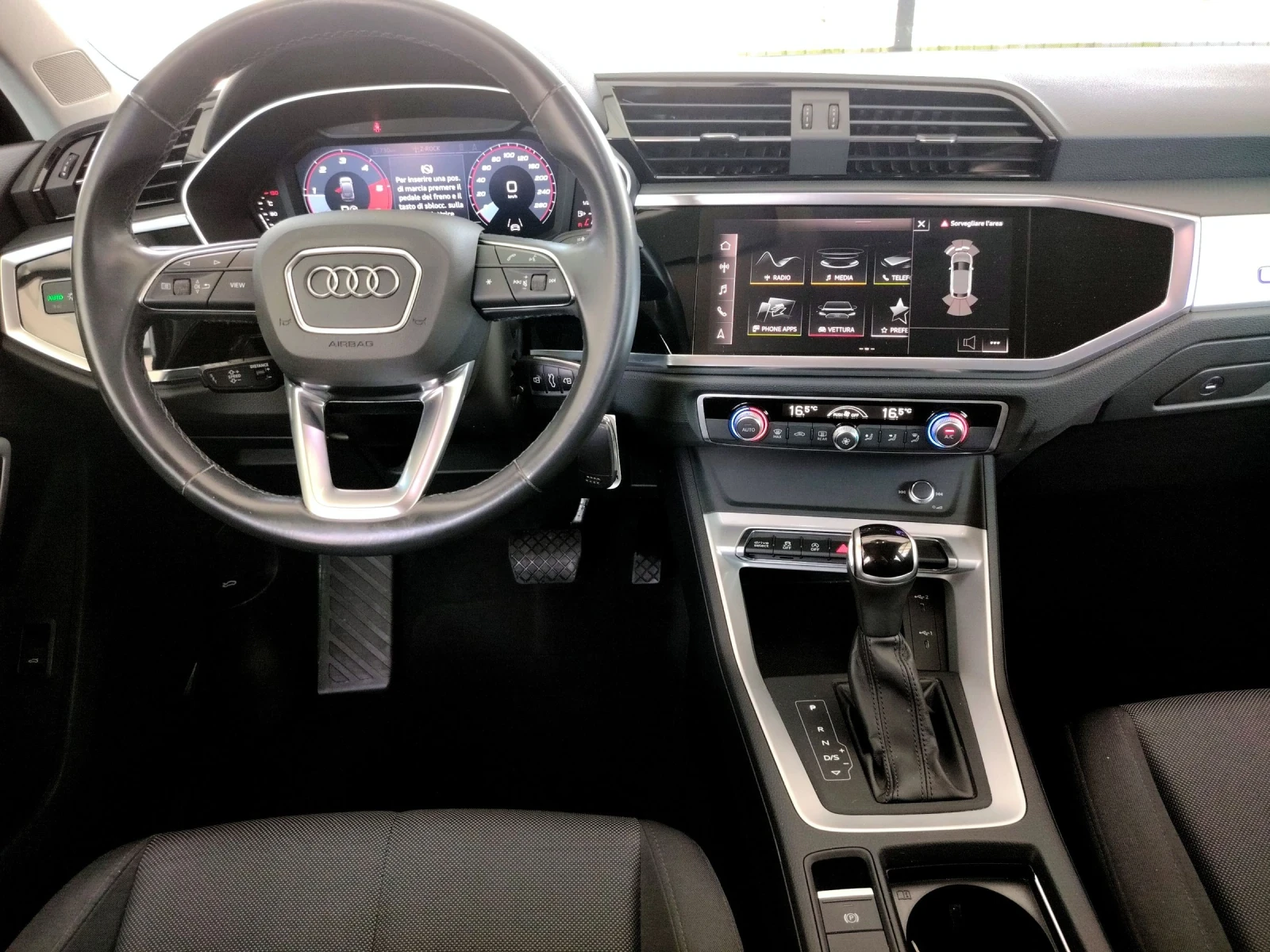 Audi Q3 Sportback SPORTBACK-35QUATRO-s tronic-2.0TDi-150кс-КАТО НОВА - изображение 10