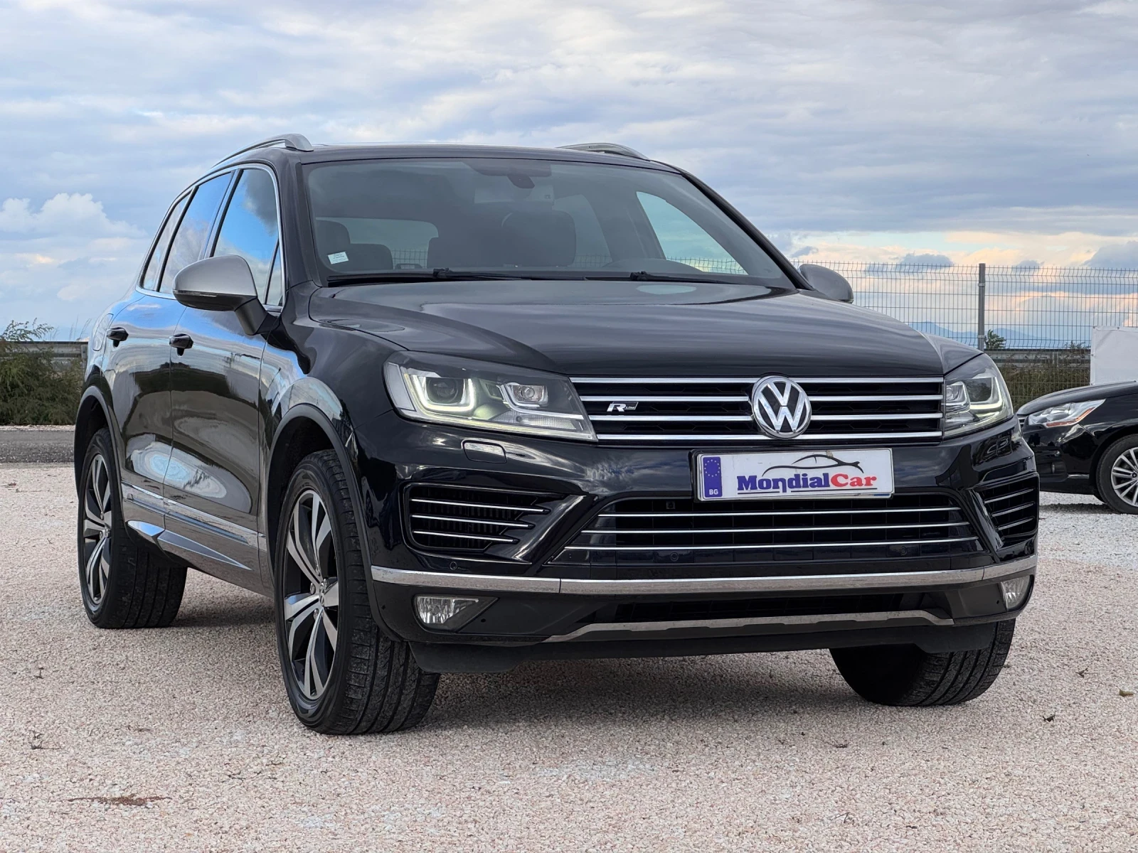 VW Touareg 3.0 tdi 262kc R-line Facelift Full Options - изображение 3