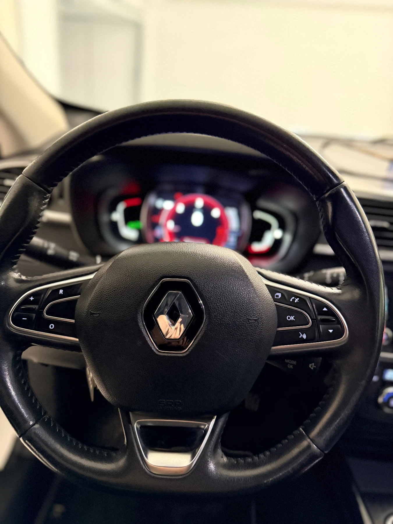 Renault Kadjar 1.5 dCi AUTOMAT 2016 г. | Бяла Перла, снимка 11 - Автомобили и джипове - 53447727