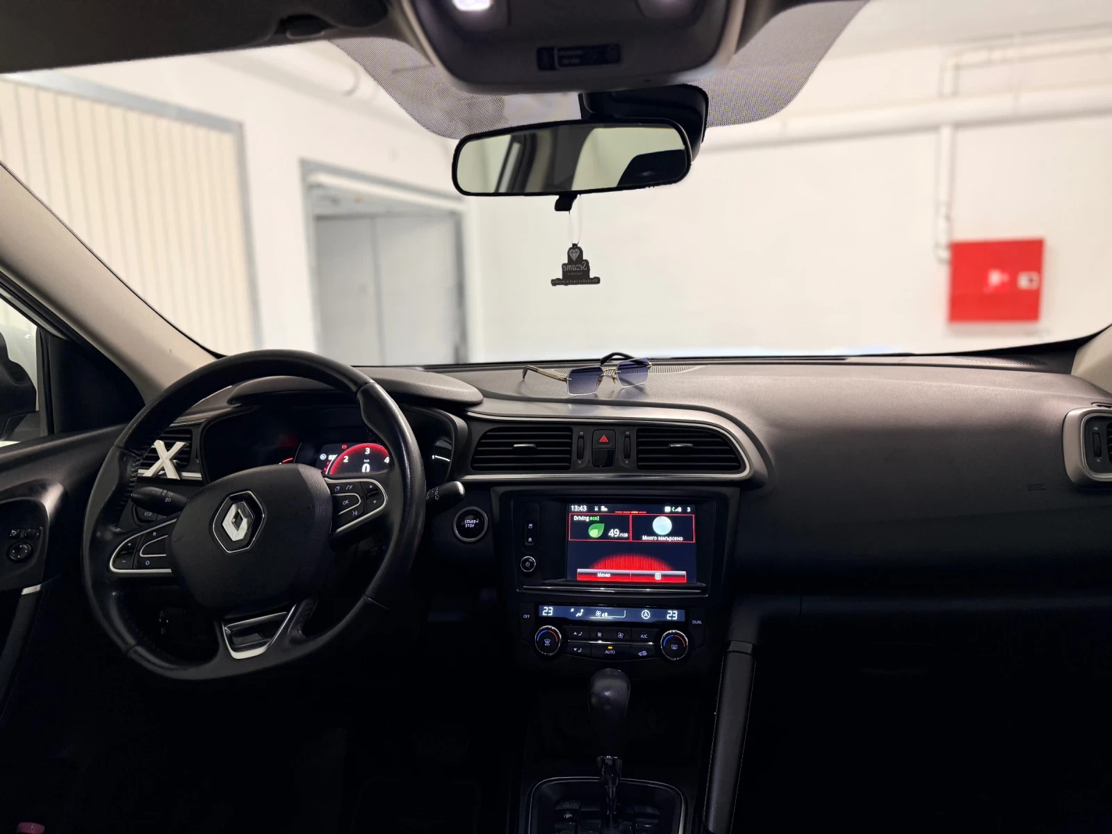 Renault Kadjar 1.5 dCi AUTOMAT 2016 г. | Бяла Перла, снимка 9 - Автомобили и джипове - 53447727