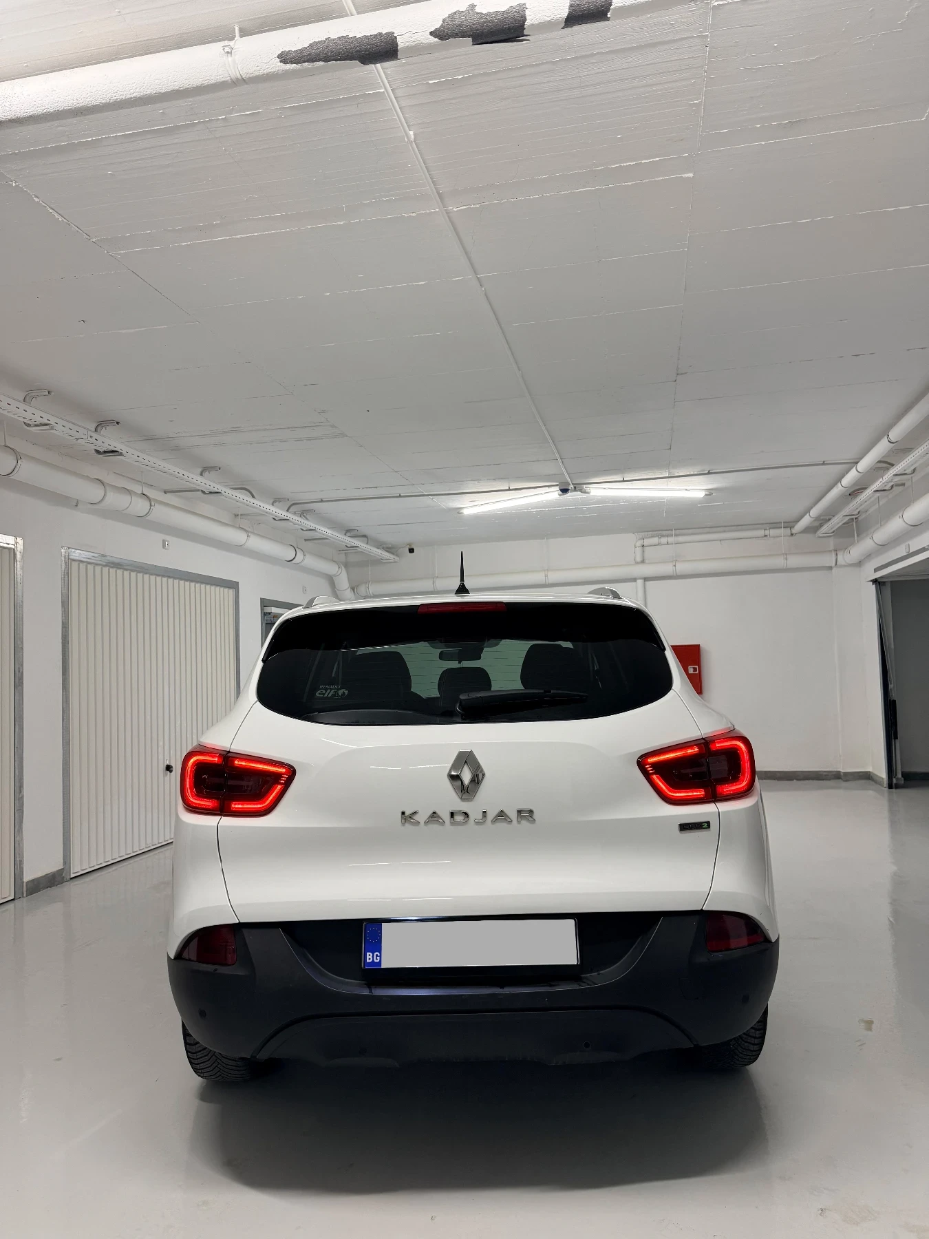 Renault Kadjar 1.5 dCi AUTOMAT 2016 г. | Бяла Перла, снимка 6 - Автомобили и джипове - 53447727