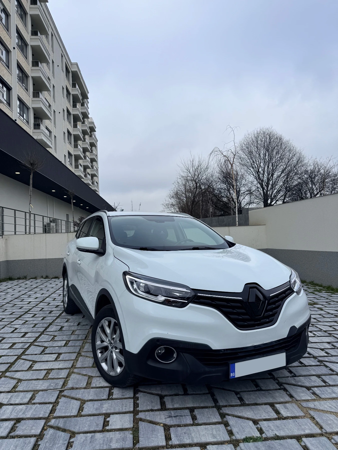 Renault Kadjar 1.5 dCi AUTOMAT 2016 г. | Бяла Перла, снимка 3 - Автомобили и джипове - 53447727