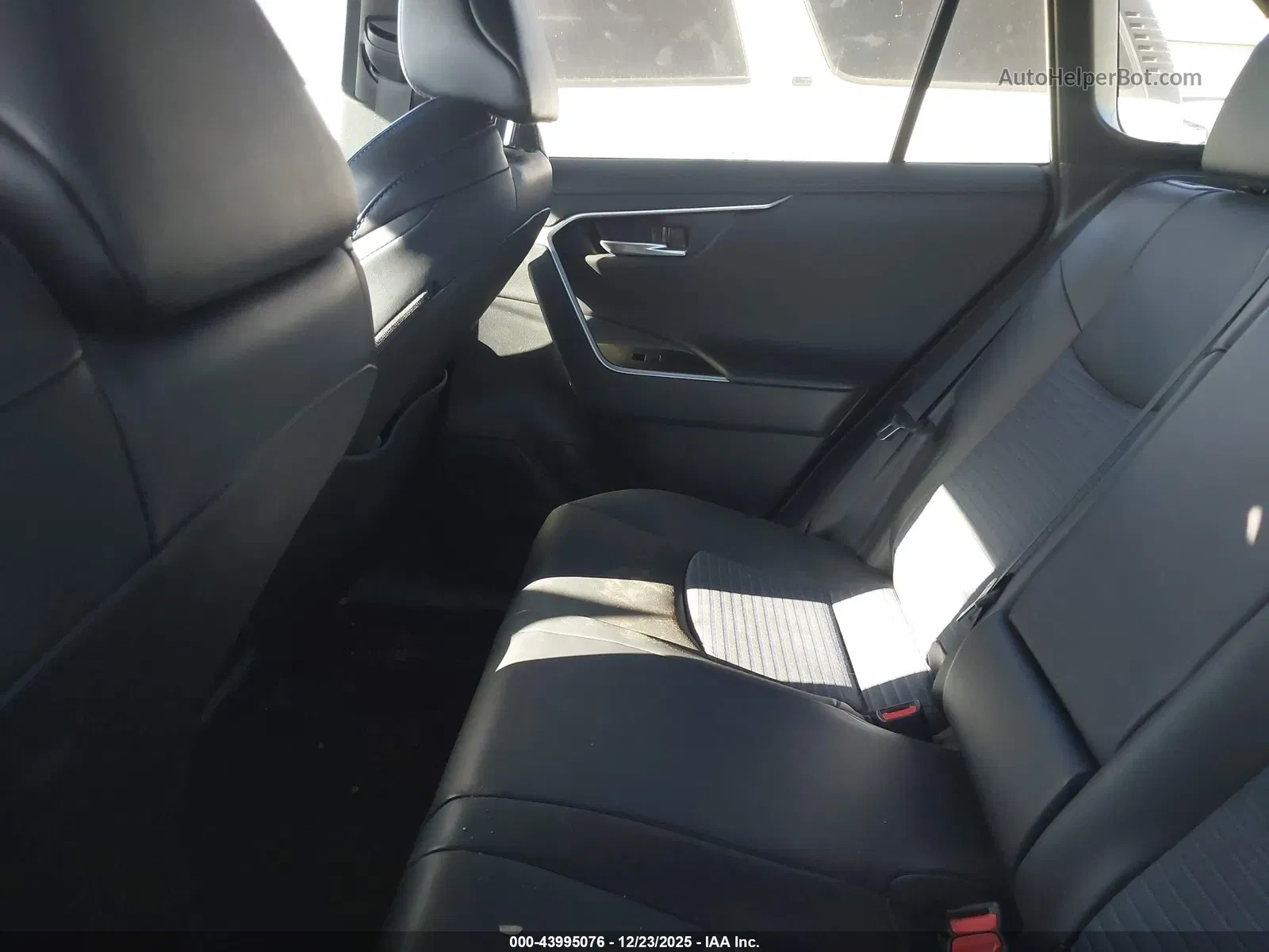 Toyota Rav4 Hybrid* 4WD* Крайна цена, снимка 8 - Автомобили и джипове - 53709244