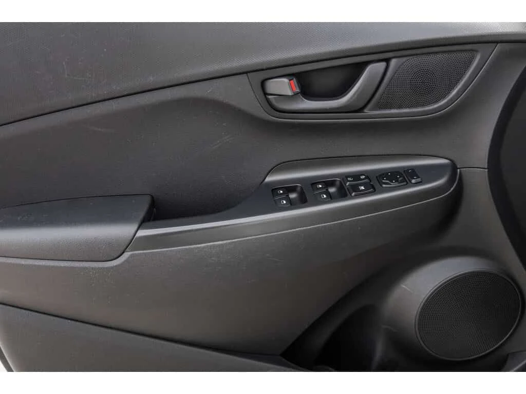 Hyundai Kona * Essential FWD New Arrival / Inspected / Good Con, снимка 11 - Автомобили и джипове - 53847400