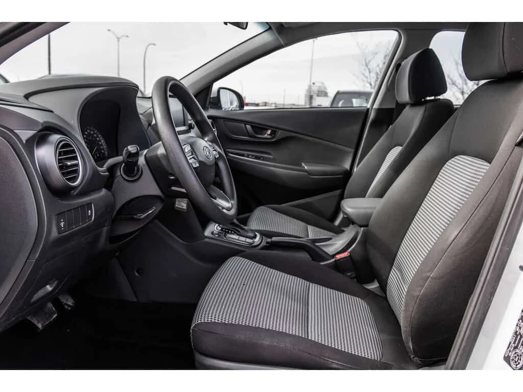 Hyundai Kona * Essential FWD New Arrival / Inspected / Good Con, снимка 12 - Автомобили и джипове - 53847400