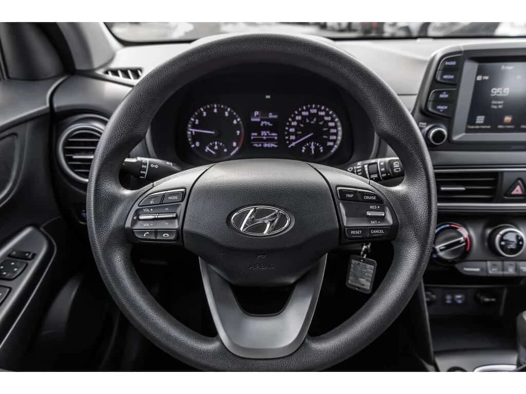 Hyundai Kona * Essential FWD New Arrival / Inspected / Good Con, снимка 15 - Автомобили и джипове - 53847400