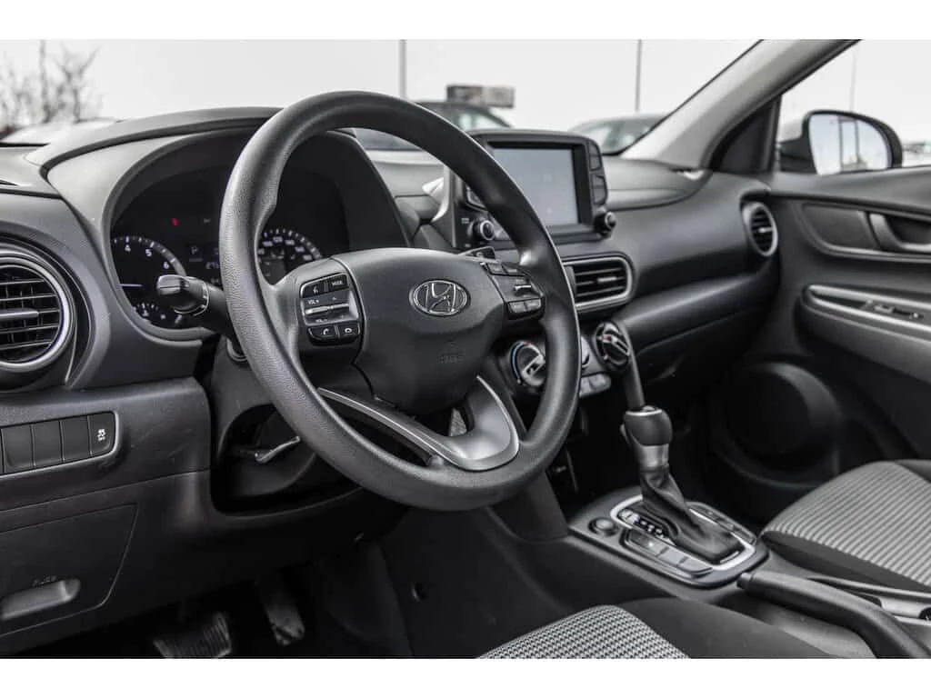 Hyundai Kona * Essential FWD New Arrival / Inspected / Good Con, снимка 13 - Автомобили и джипове - 53847400