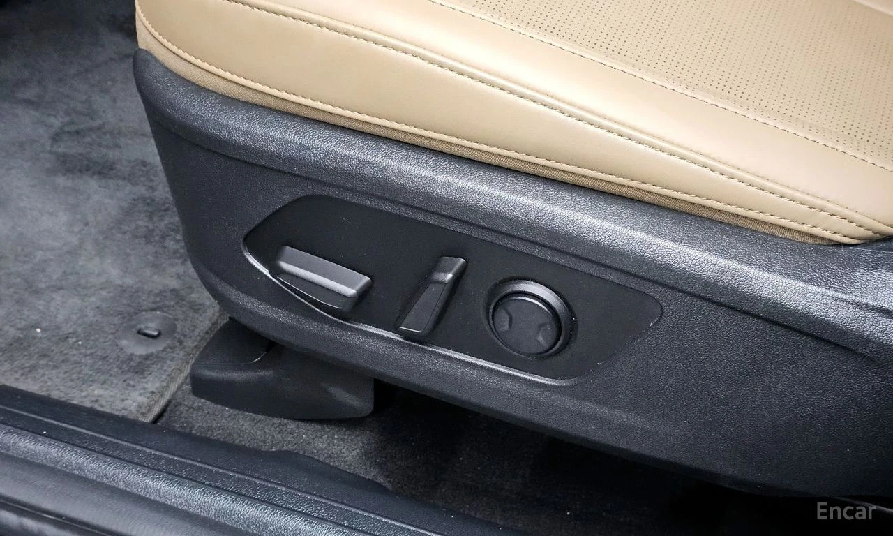 Kia Sorento PRESTIGE* 2WD* ПОДГРЕВ* ОБДУХВАНЕ* КАМЕРА* КЕЙЛЕС, снимка 16 - Автомобили и джипове - 54439048