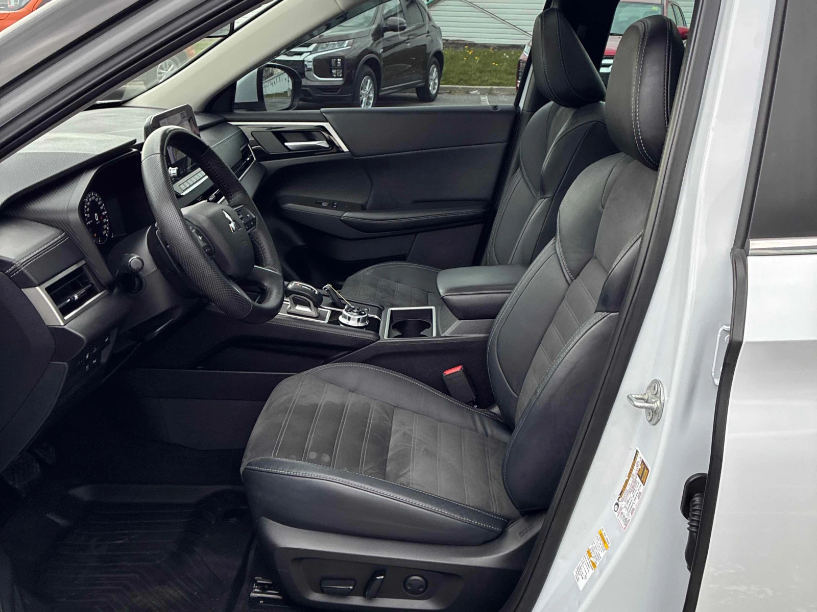 Mitsubishi Outlander PHEV/LE S-AWC/, снимка 8 - Автомобили и джипове - 54439494