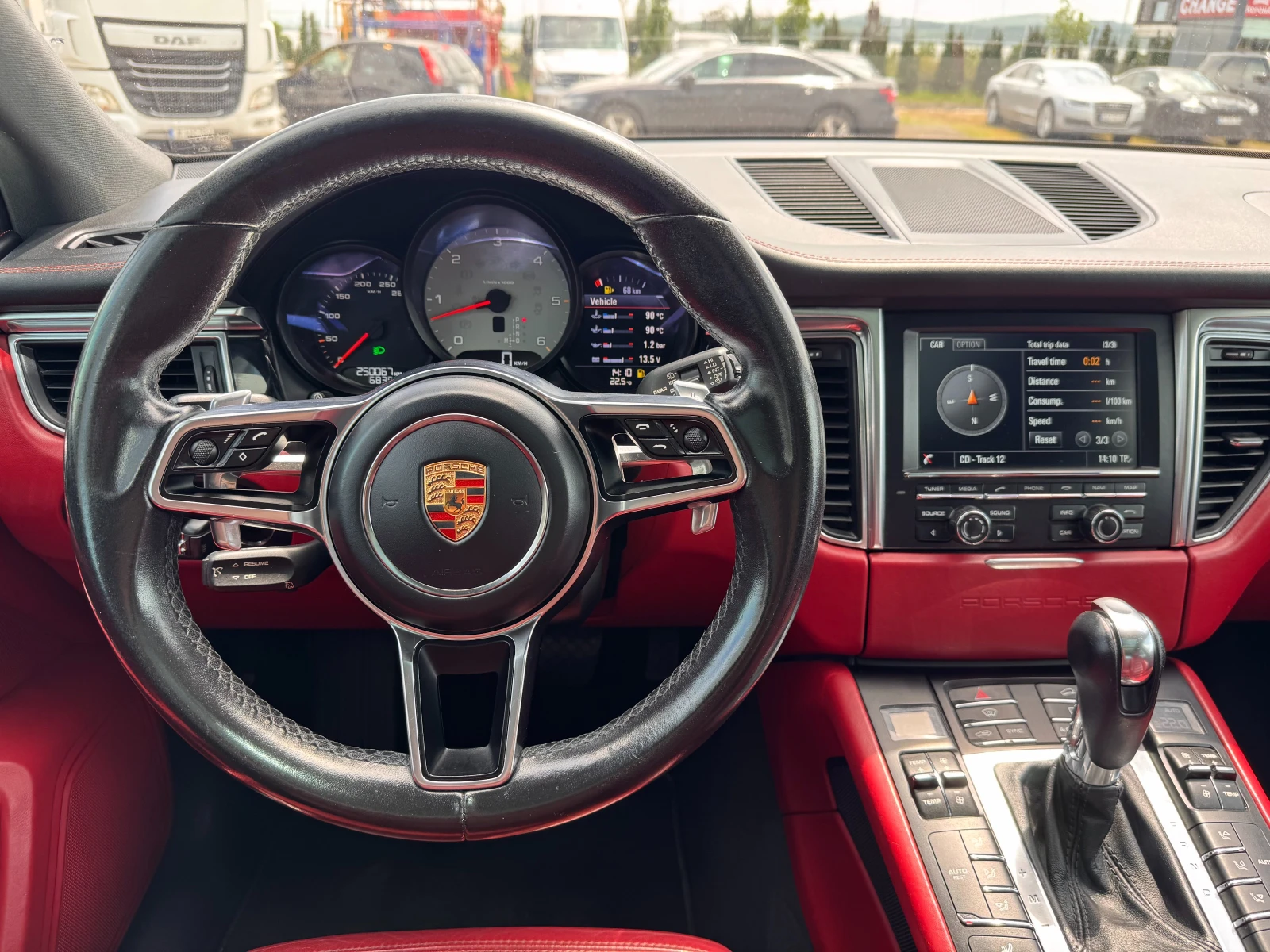Porsche Macan / S / DIESEL / PANO / , снимка 11 - Автомобили и джипове - 54565522